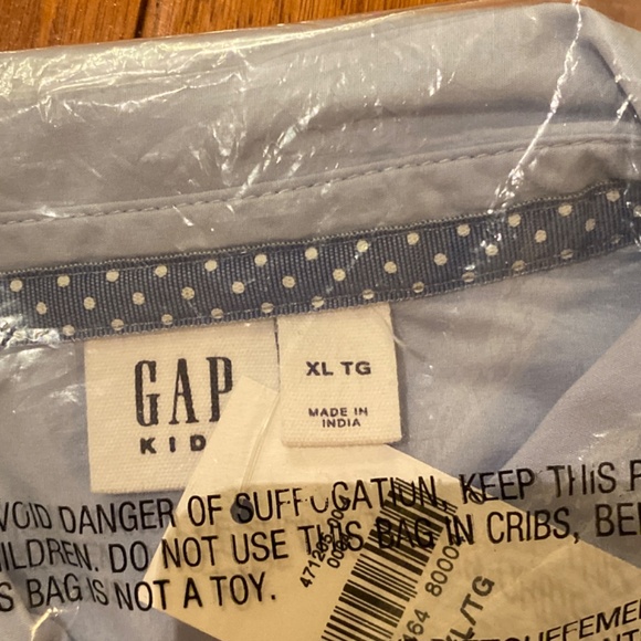 Kids gap uniform shirt NWT - Picture 2 of 4